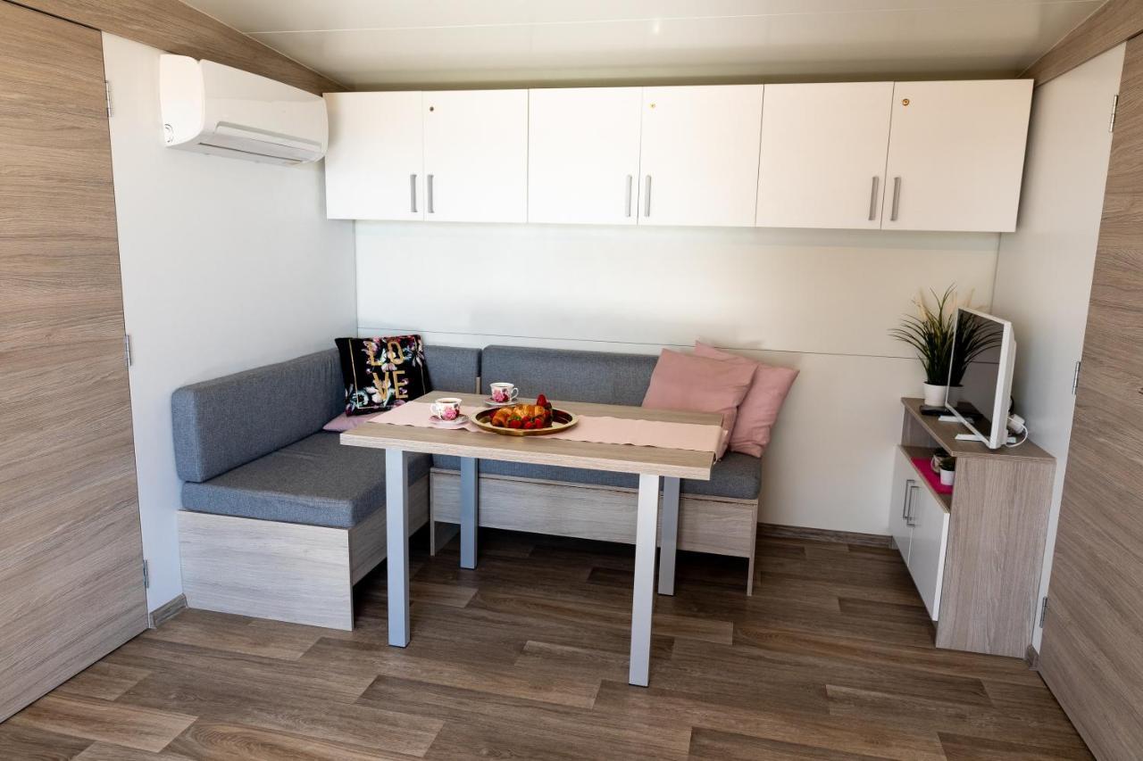 Mobile Home Whit Sea View Lavojesa Drage Exterior photo