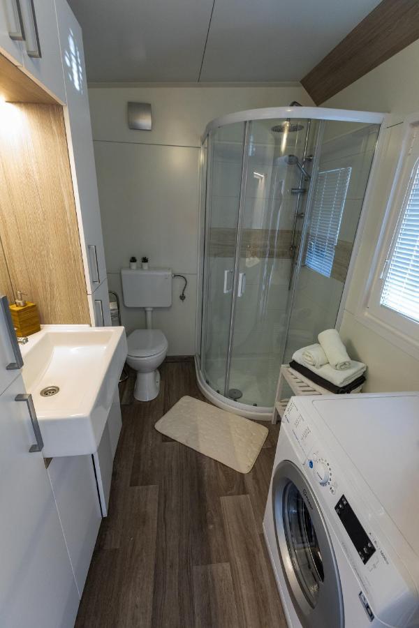 Mobile Home Whit Sea View Lavojesa Drage Exterior photo